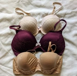 Set of three Victoria's Secret Bras, 32D